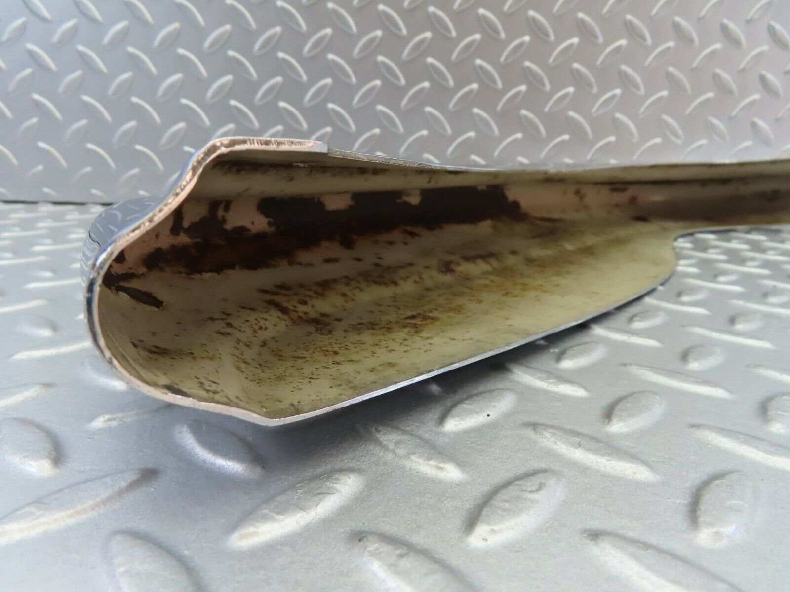 10613 Mercedes-Benz W108 Front Left Upper Bumper Corner