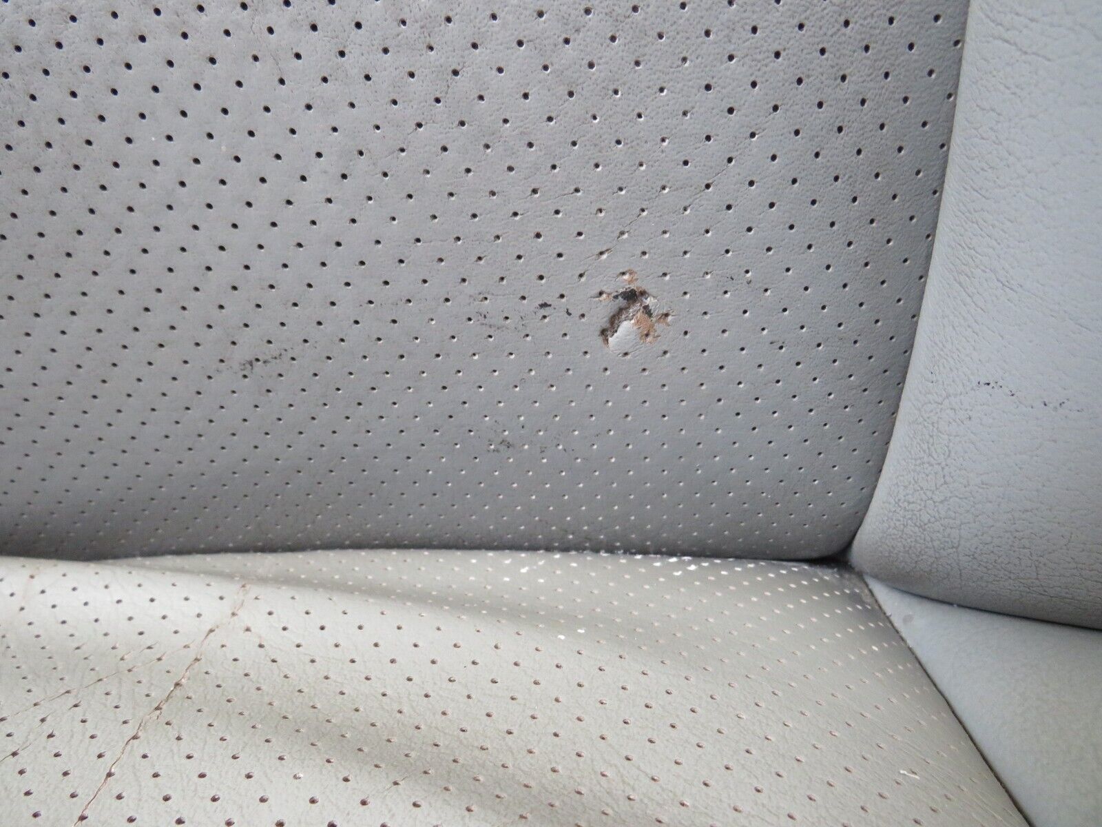 25697 Mercedes-Benz W124 280E Electric Front Right Seat Grey