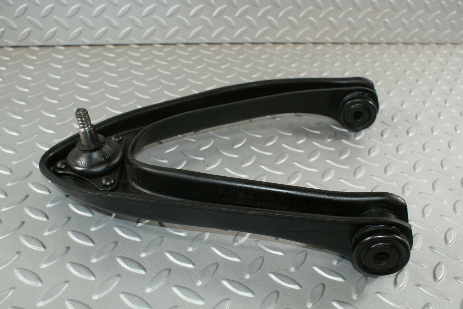 3213 Mercedes-Benz W115 220D Front Right Upper Control Arm