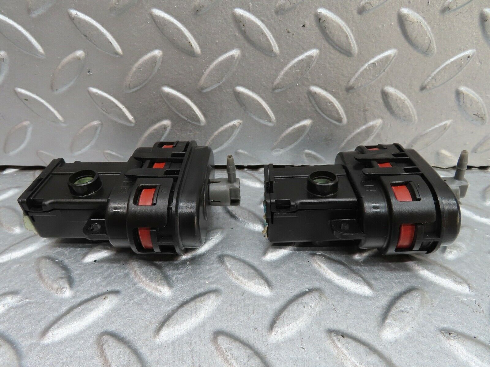 19366 Mercedes-Benz C140 CL420 Coupe 2x Heater Box Vacuum Actuator 9062600602