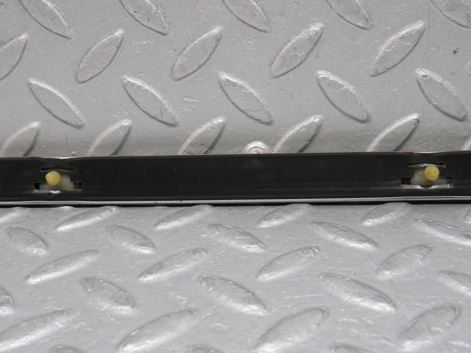 37440 Mercedes-Benz W109 300SEL Front Left Fender Wing Centre Moulding Trim