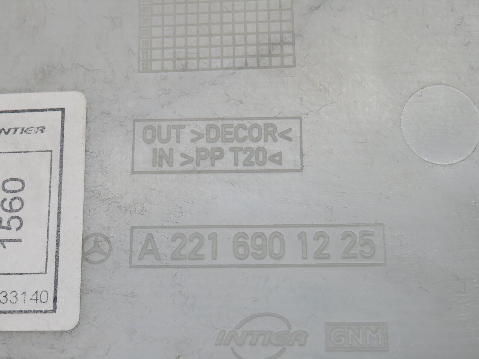 35203 Mercedes-Benz W221 B Pillar Lower Cover Right Side Grey 2216901225