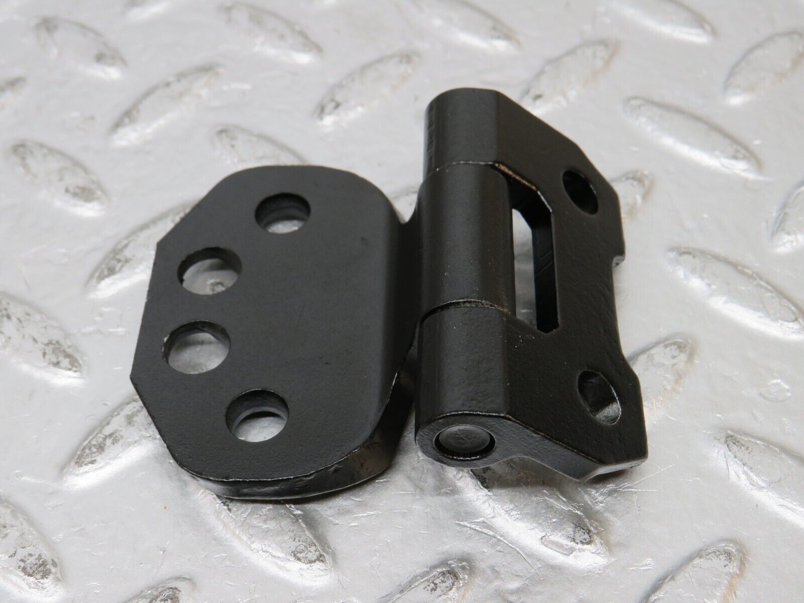 31540 Mercedes-Benz S124 220TE Wagon Door Hinge Left Side