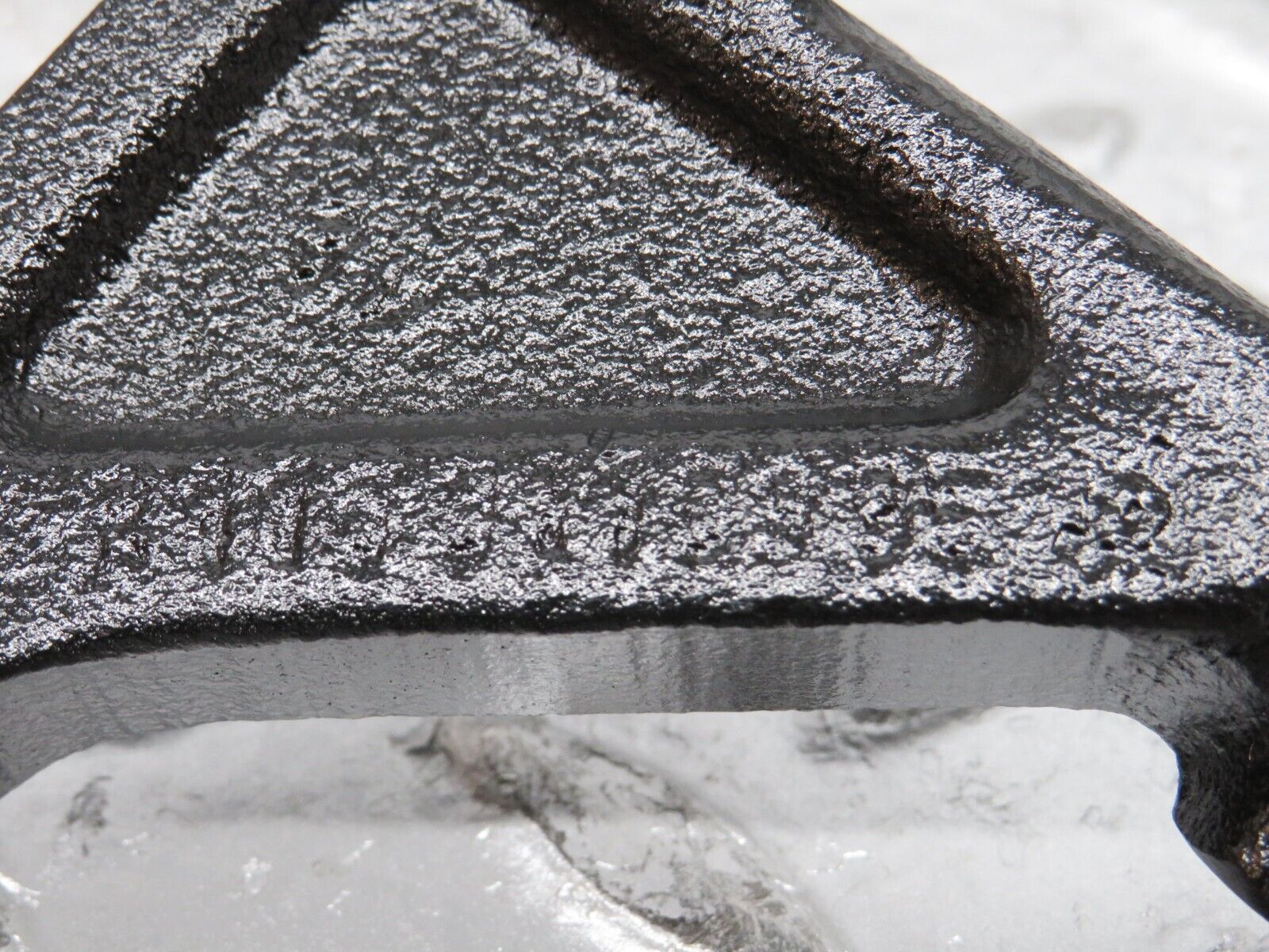 0263 Mercedes-Benz W116 350SE  Engine Mount Bracket 1160110995