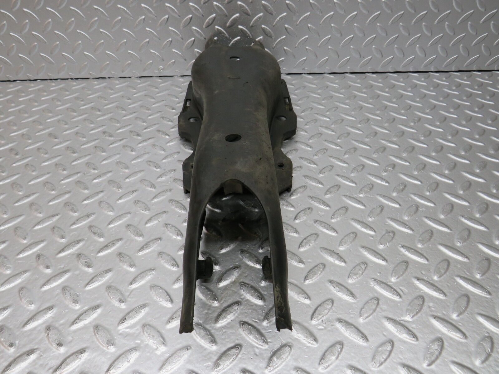 30209 Mercedes-Benz W220 S430 Rear Right Control Arm Cover 2203521188