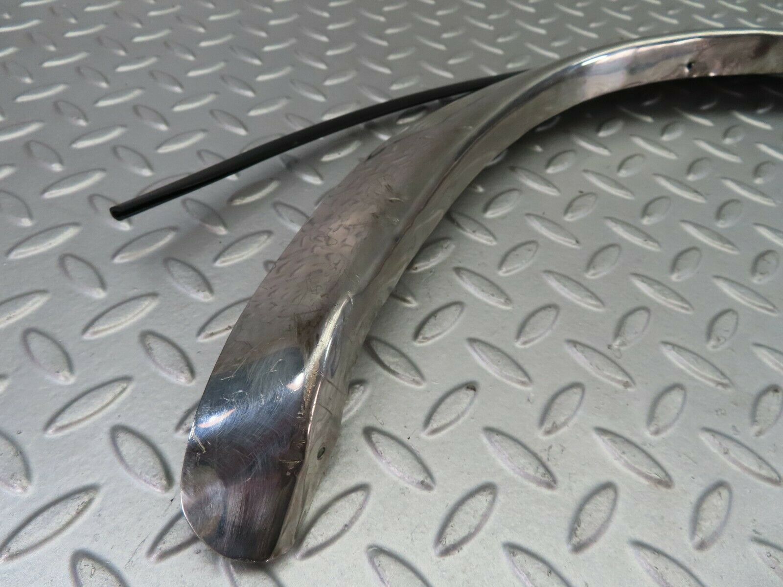 7354 Mercedes-Benz W116 450SE Wheel Arch Chrome Fender Wing Trim Front Left