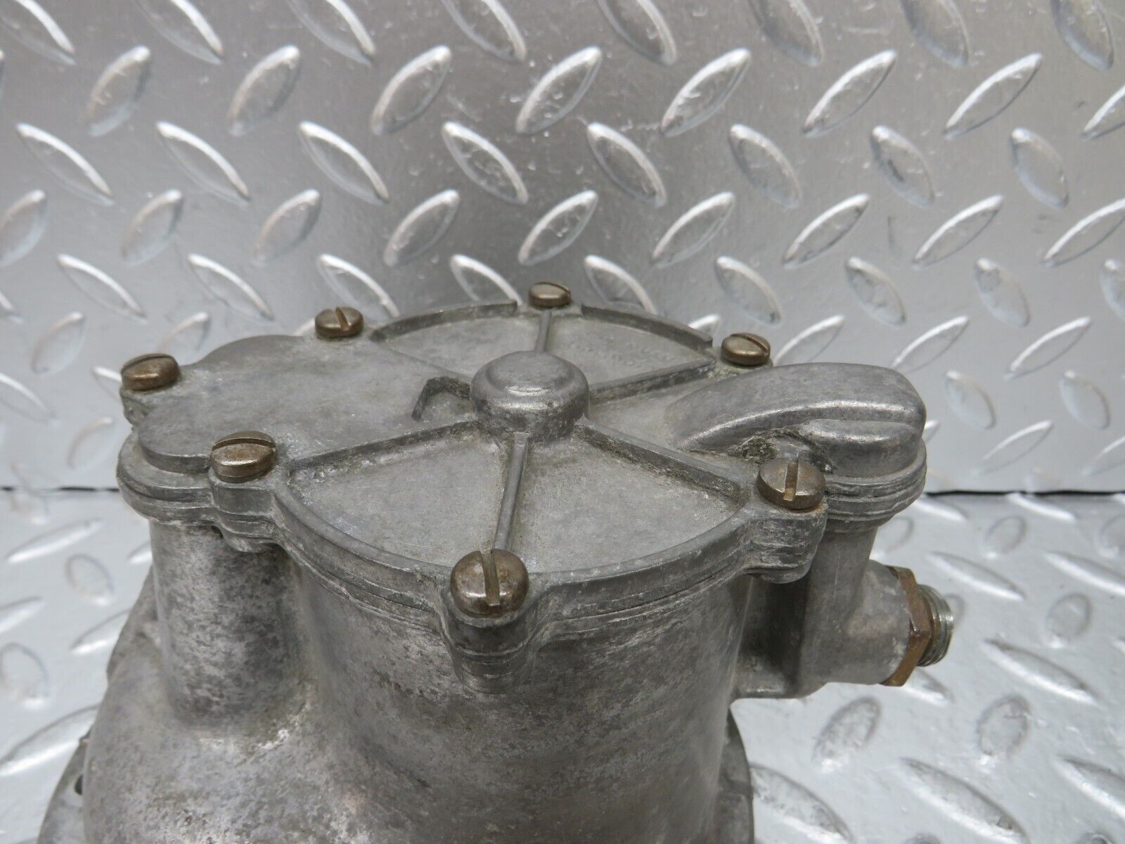 26941 Mercedes-Benz W123 240D Vacuum Pump Pierburg 7.2054700 / 0003013653328