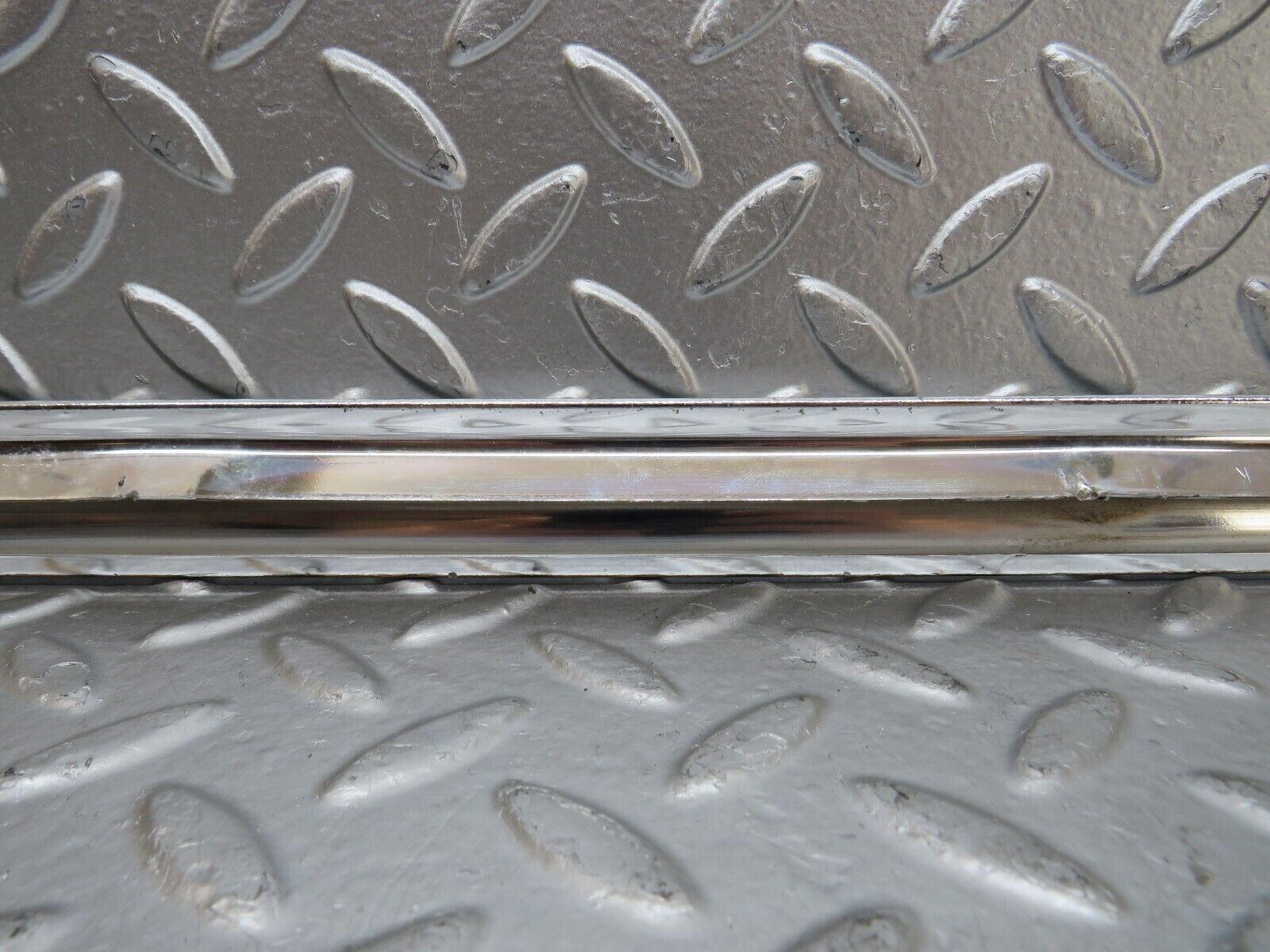 26406 Mercedes-Benz W116 450SE Front Left Door Chrome Trim