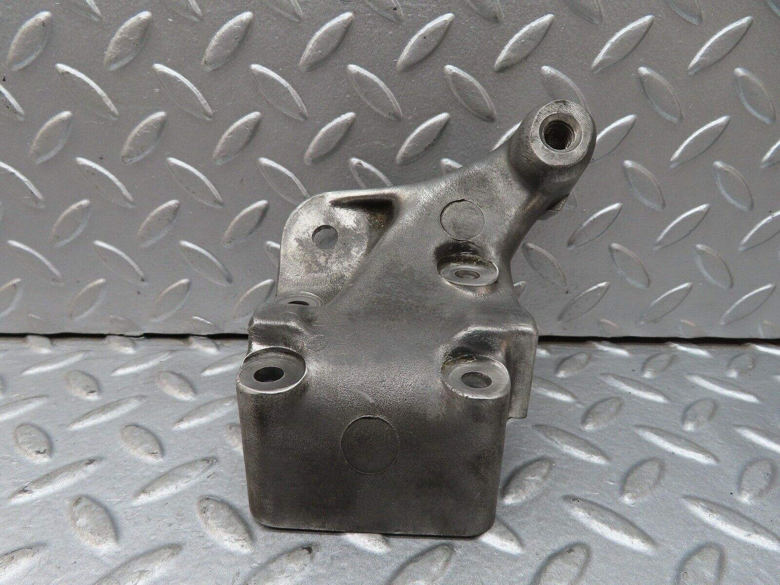 17687 Mercedes-Benz W116 450SEL Engine Mount Bracket Right Side 1162232804