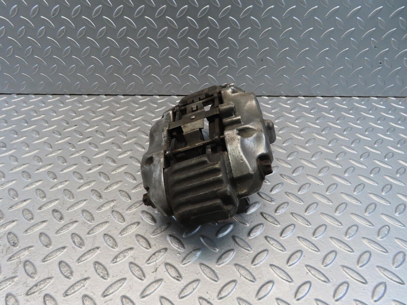 11309 Mercedes-Benz W221 S320 Front Left Brake Caliper