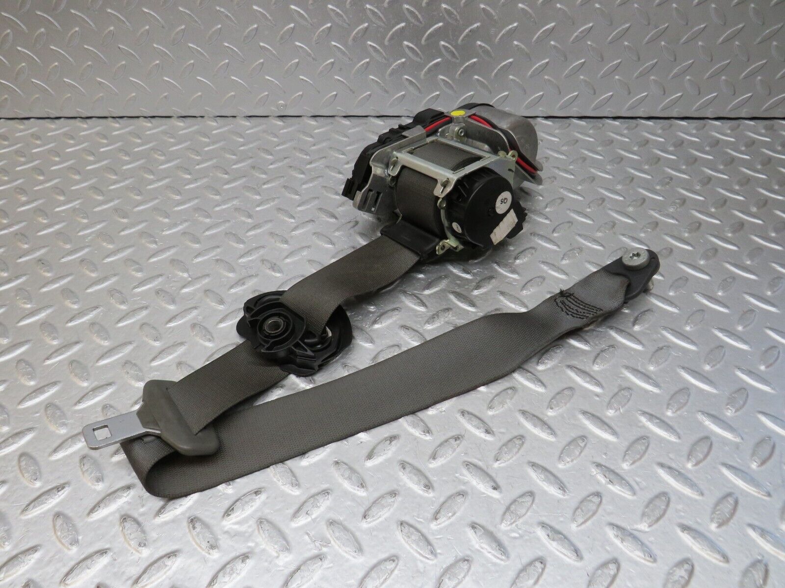 35277 Mercedes-Benz W221 Front Right Seat Belt 2218603285