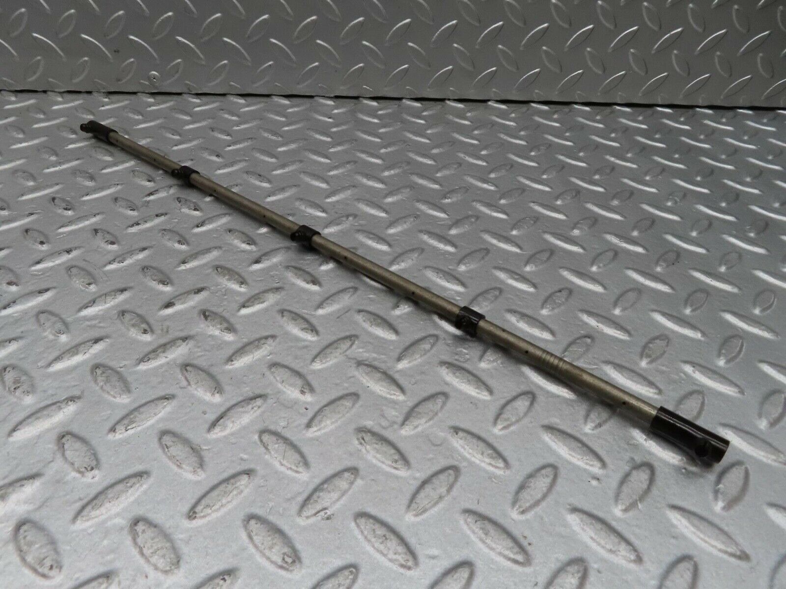 16556 Mercedes-Benz C107 350SLC Coupe Camshaft Oil Tube