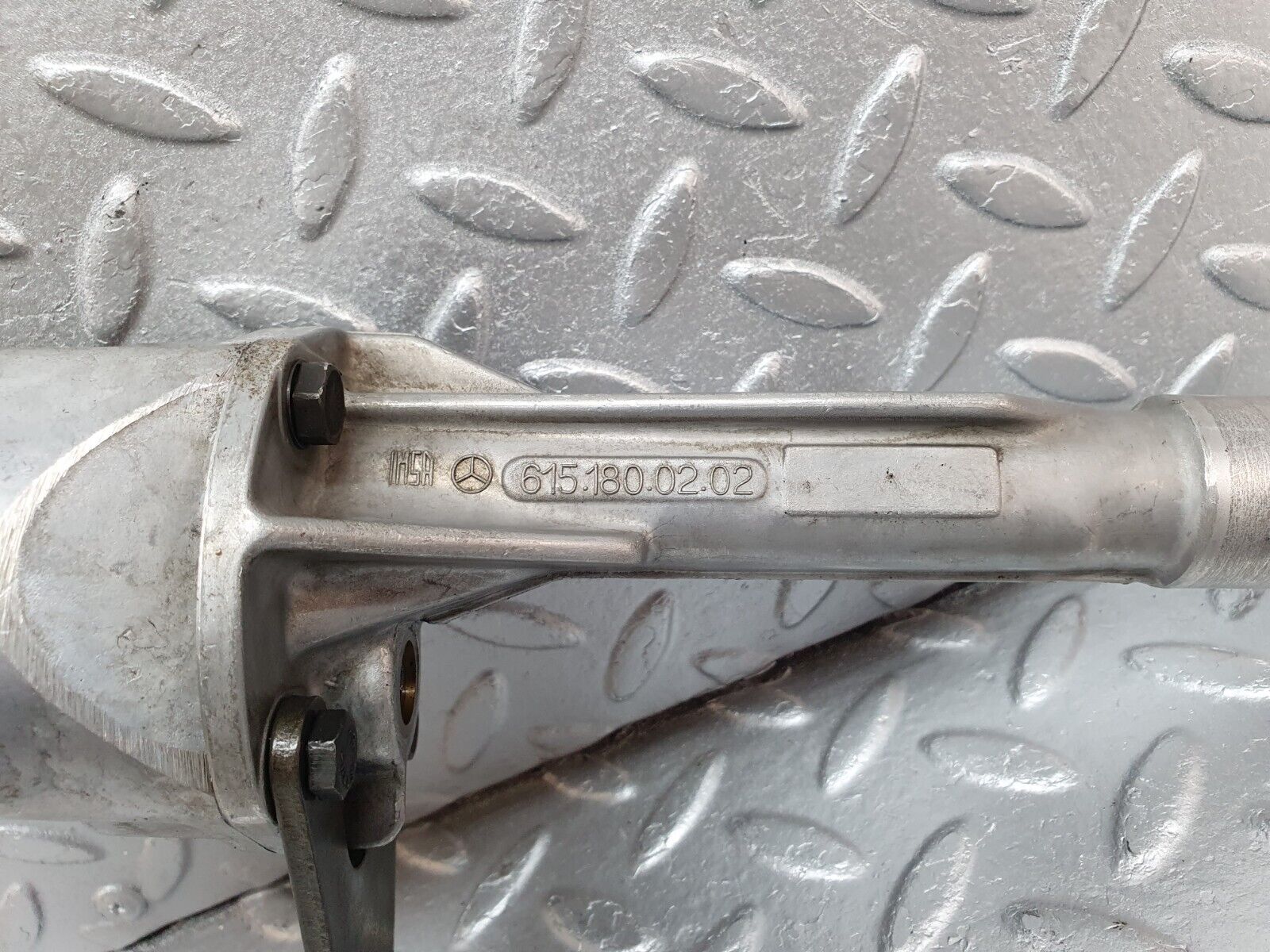 40870 Mercedes-Benz W123 240D Oil Pump 1151860101 6151800202