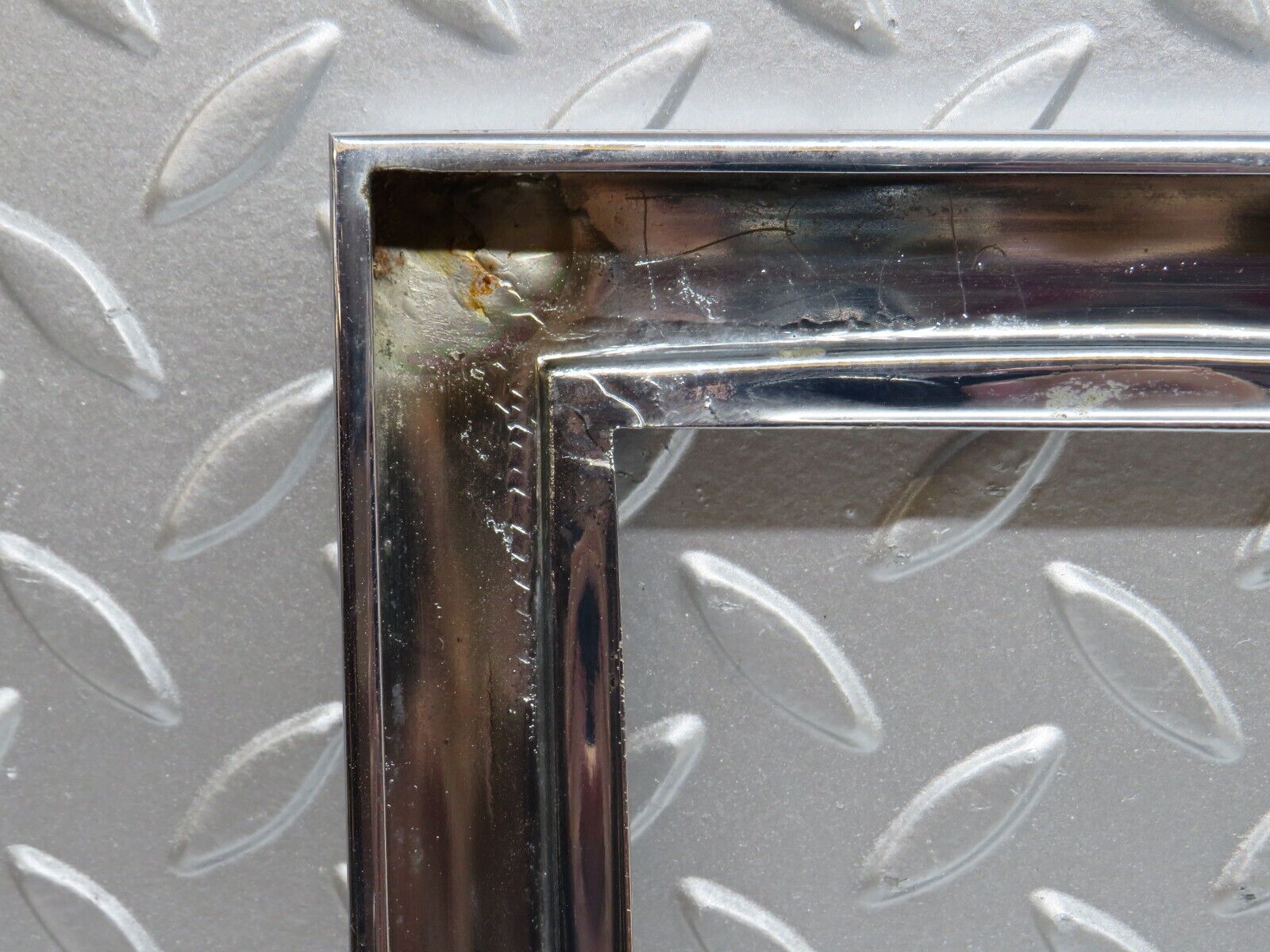 37317 Mercedes-Benz W109 300SEL Front Left Door Chrome Window Frame