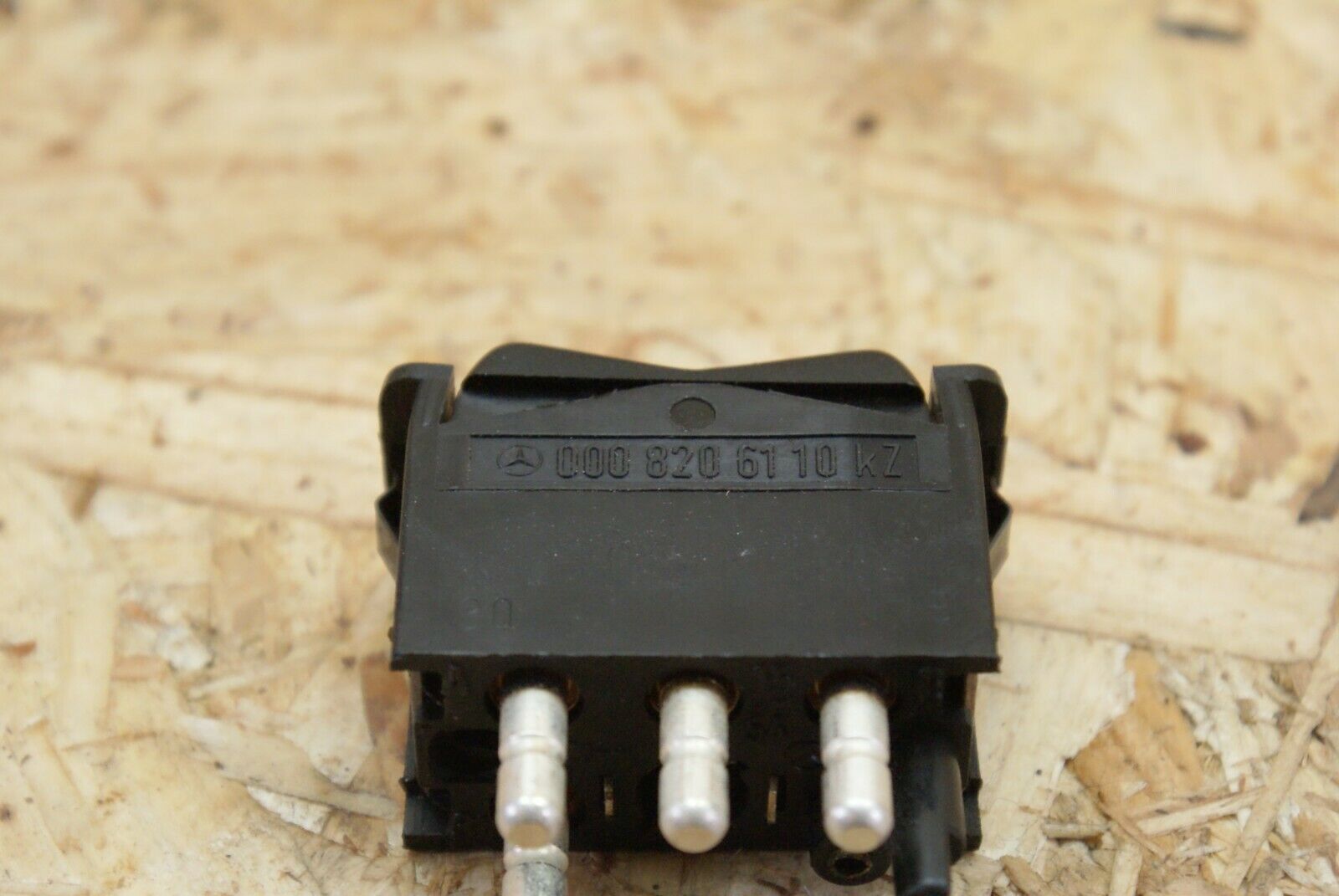 2392 Mercedes-Benz W123 280E Rear Window Defroster Switch 0008206110