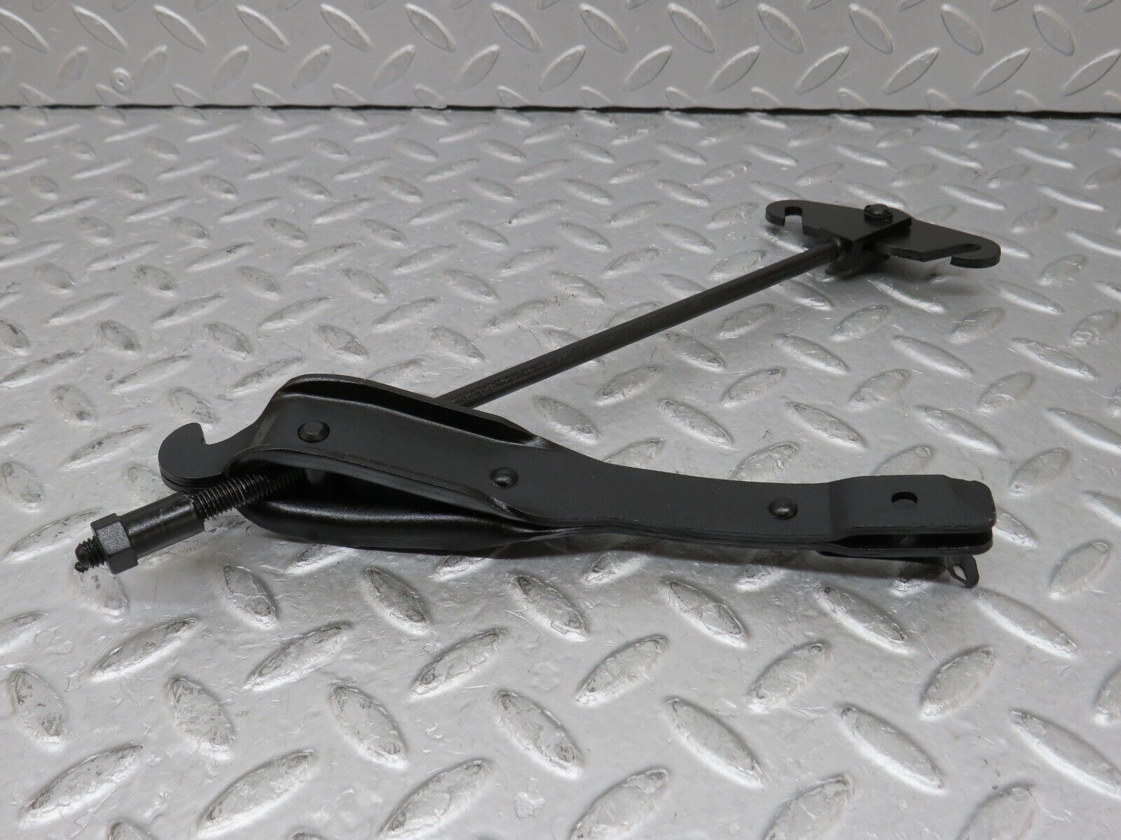 35711 Mercedes-Benz W108 Handbrake Adjusting Handbrake Regulator