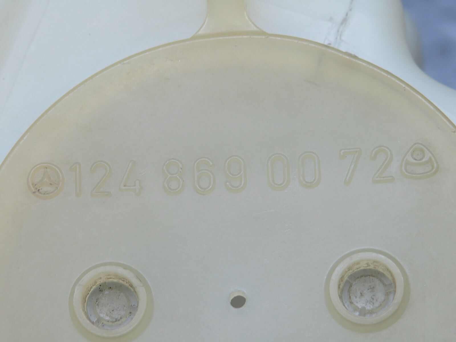 32561 Mercedes-Benz S124 300TE Wagon Windscreen Washer Fluid Tank 1248690520