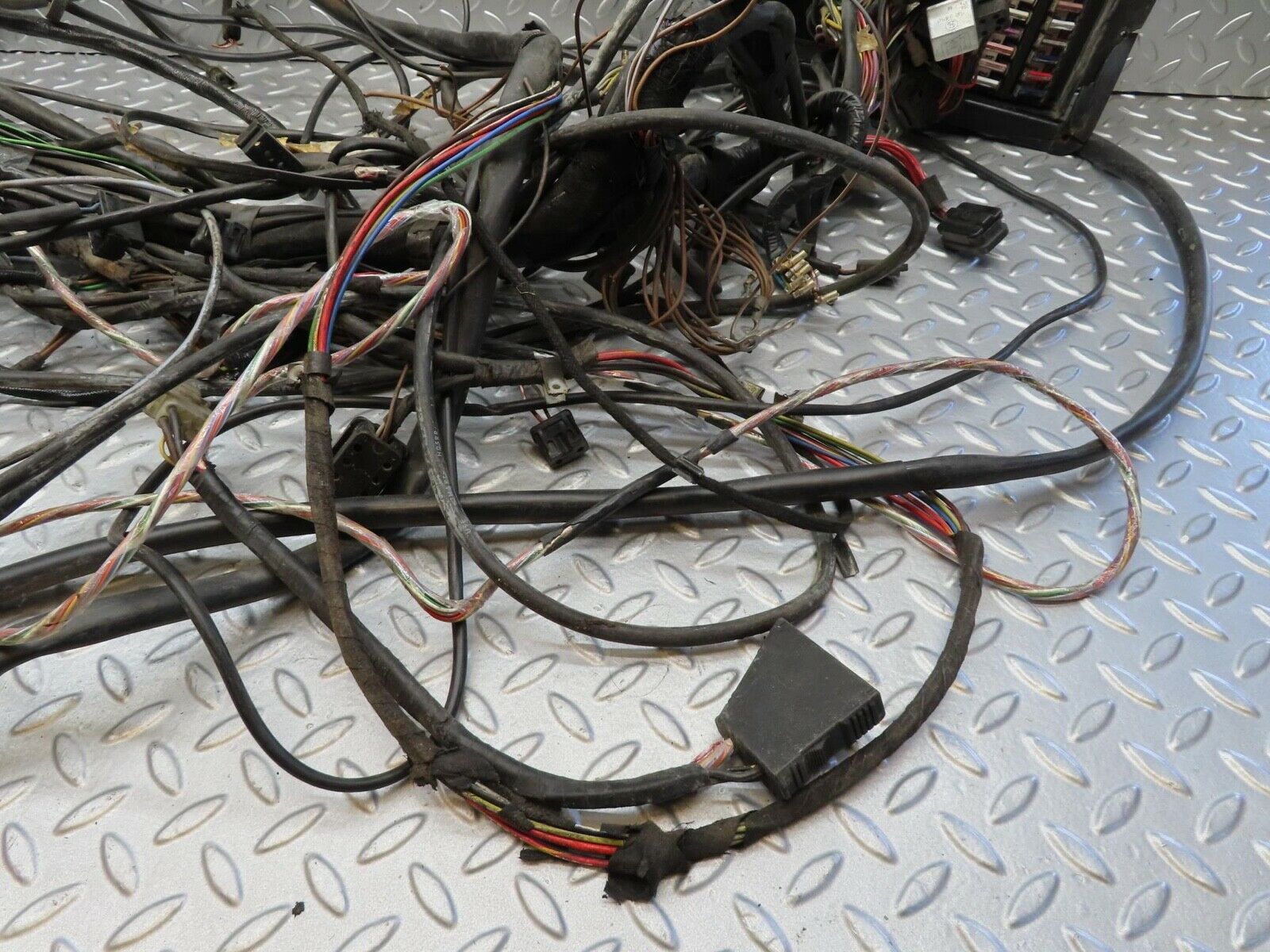 14182 Mercedes-Benz C107 280 SLC Engine Chassis Body Wire Wiring Harness