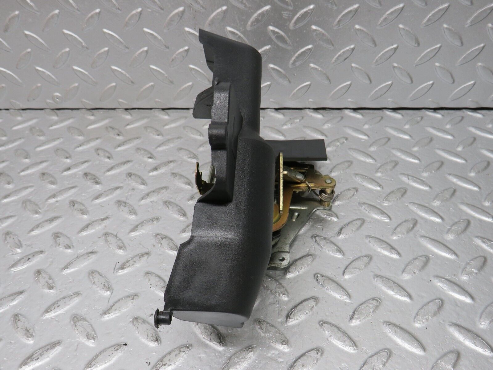 33408 Mercedes-Benz W202 C180 Rear Left Door Lock Mechanism 2027300535