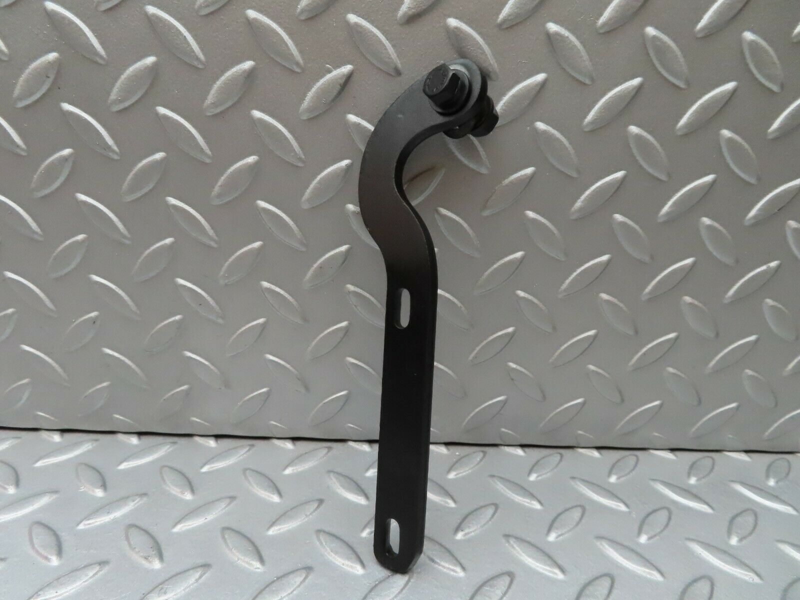 3625 Mercedes-Benz W115 220D Right Bonnet Hinge Support