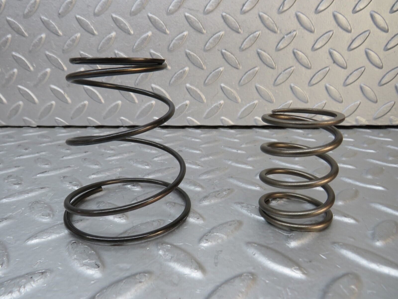 37682 Mercedes-Benz W109 300SEL Automatic Gearbox Spring