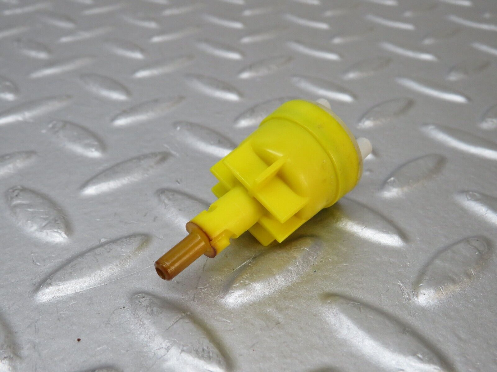 36902 Mercedes-Benz C126 420SEC Coupe Vacuum Check Valve Set 1268000078 1268000478