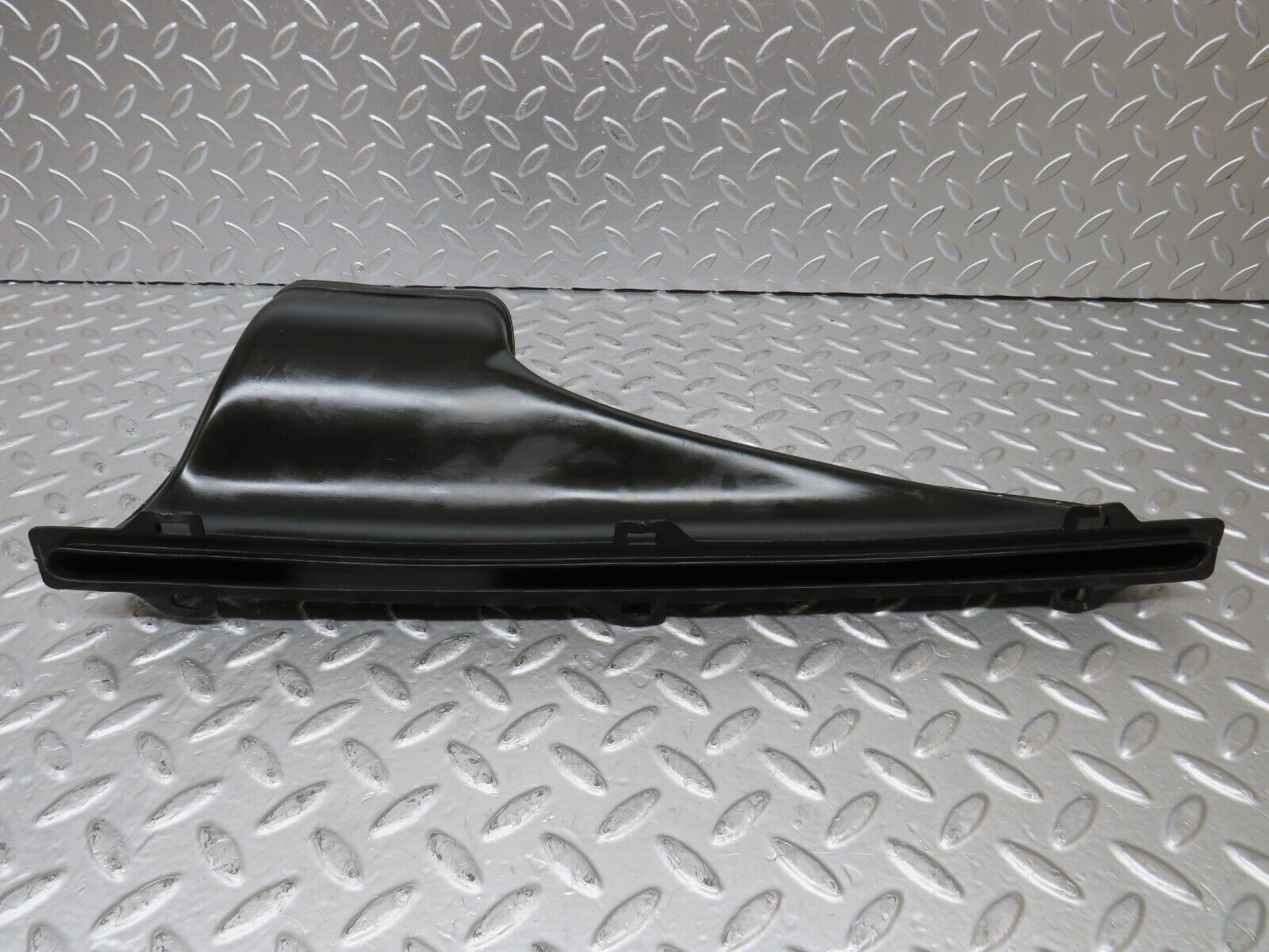 26186 Mercedes-Benz W116 450SE Dashboard Air Vent Duct Pair 1168300319