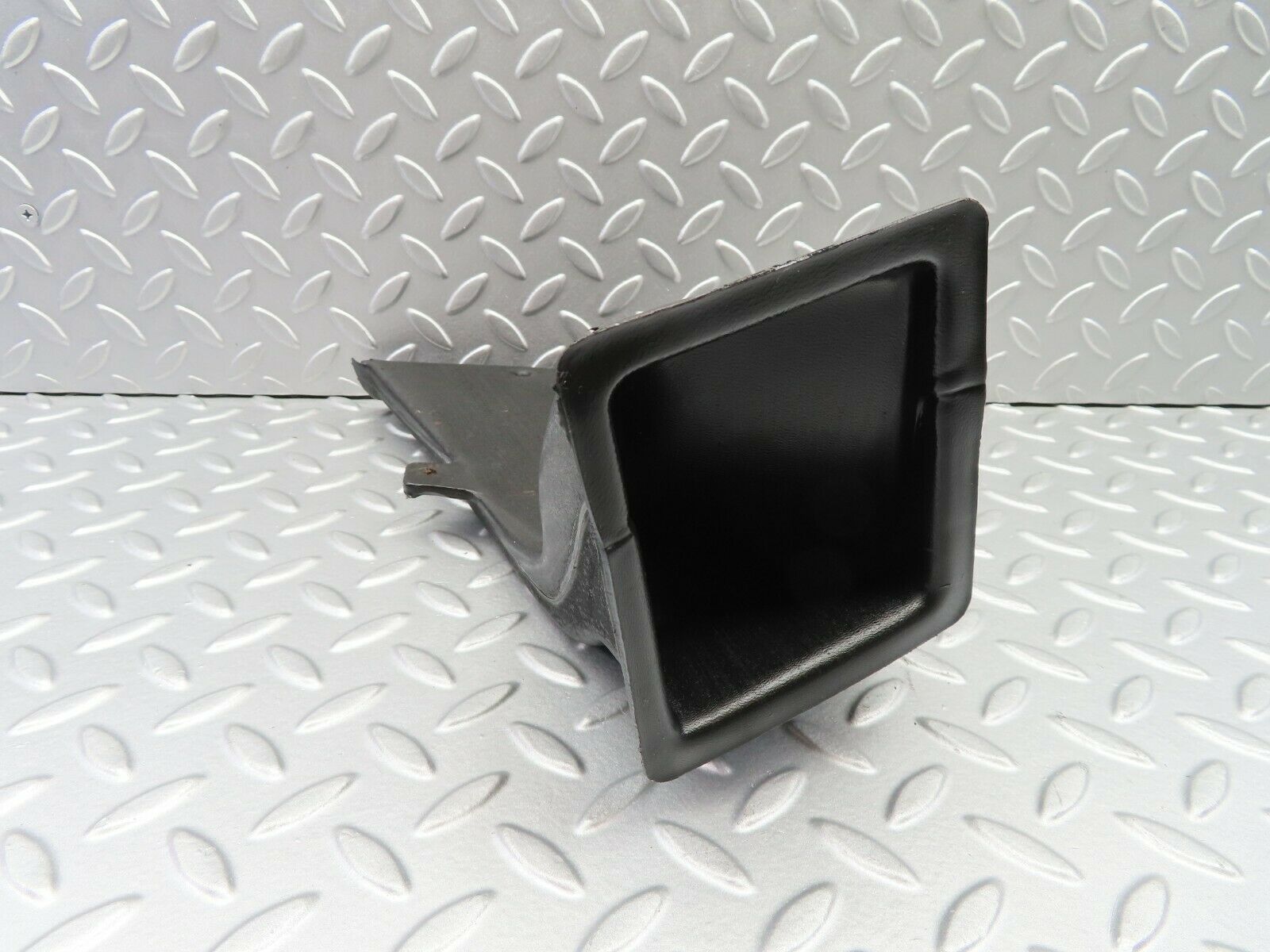 6974 Mercedes-Benz C107 350SLC Coupe Floor Ventillation Duct Right 1078310246