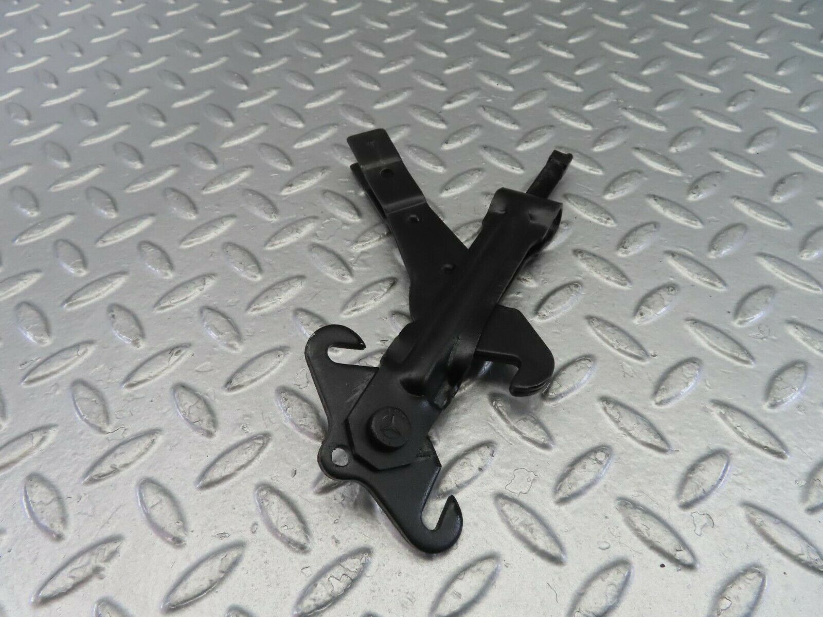 10850 Mercedes-Benz W123 230E Handbrake Adjusting Handbrake Regulator