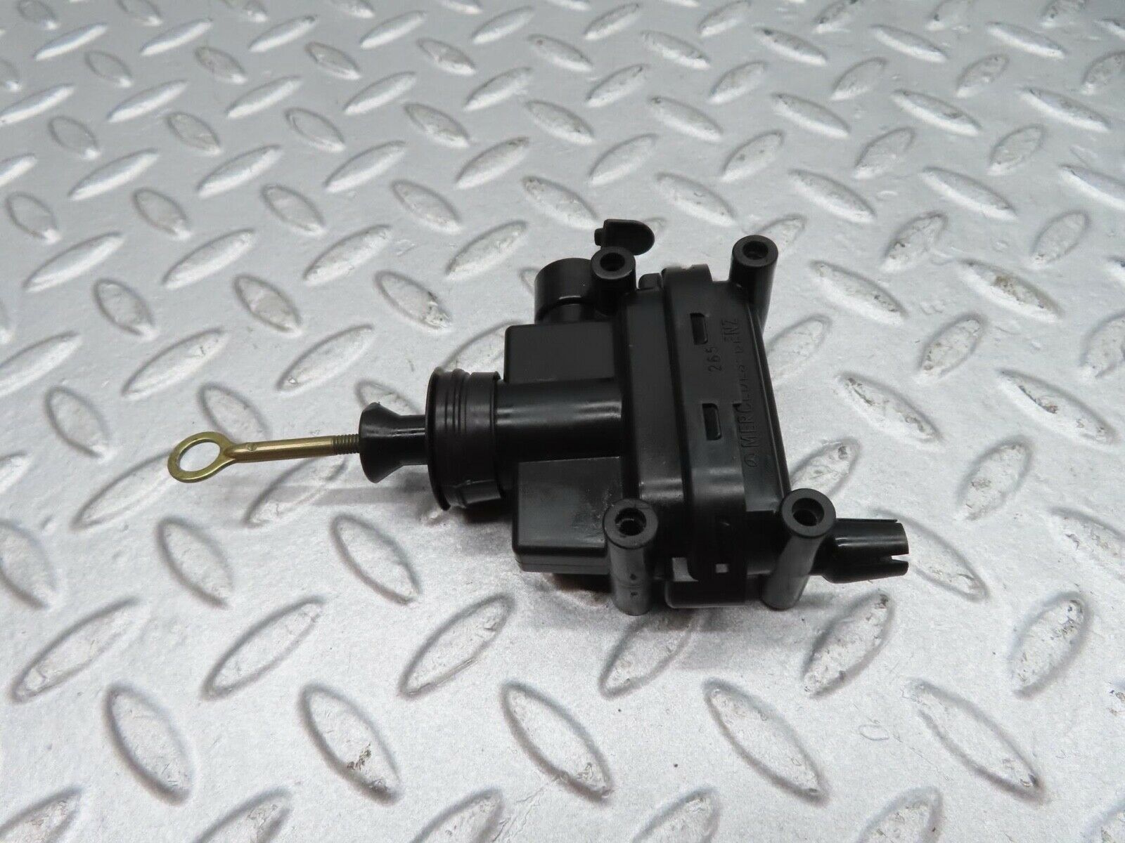 16232 Mercedes-Benz W124 260E Front Door Lock Vacuum Actuator