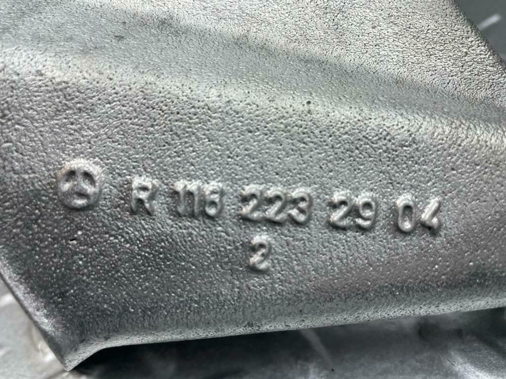 0223 Mercedes-Benz W116 350SE Engine Mount Bracket Left Side 1162232904
