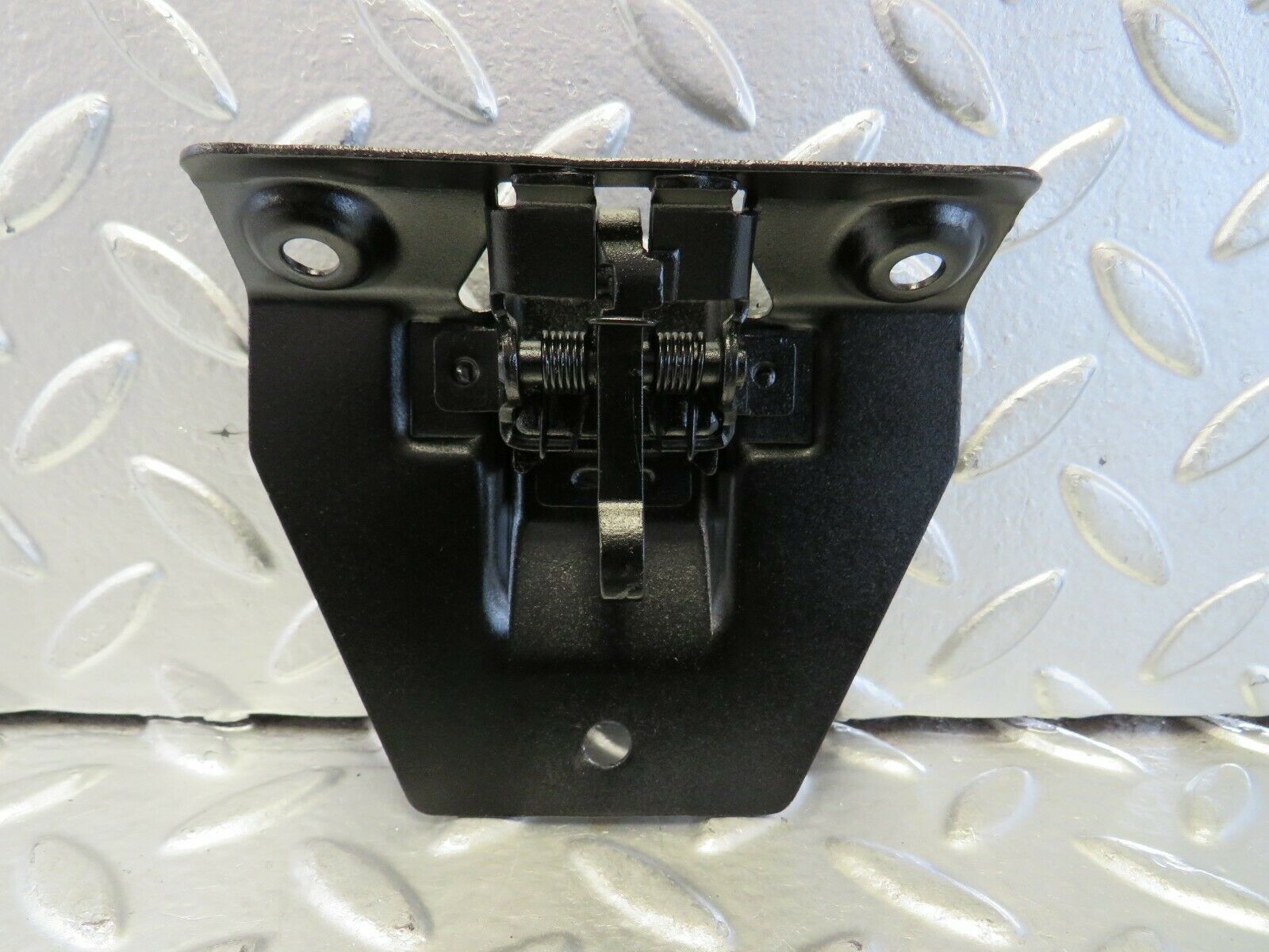 23398 Mercedes-Benz W116 350SE Trunk Boot Lock Latch 1137500285