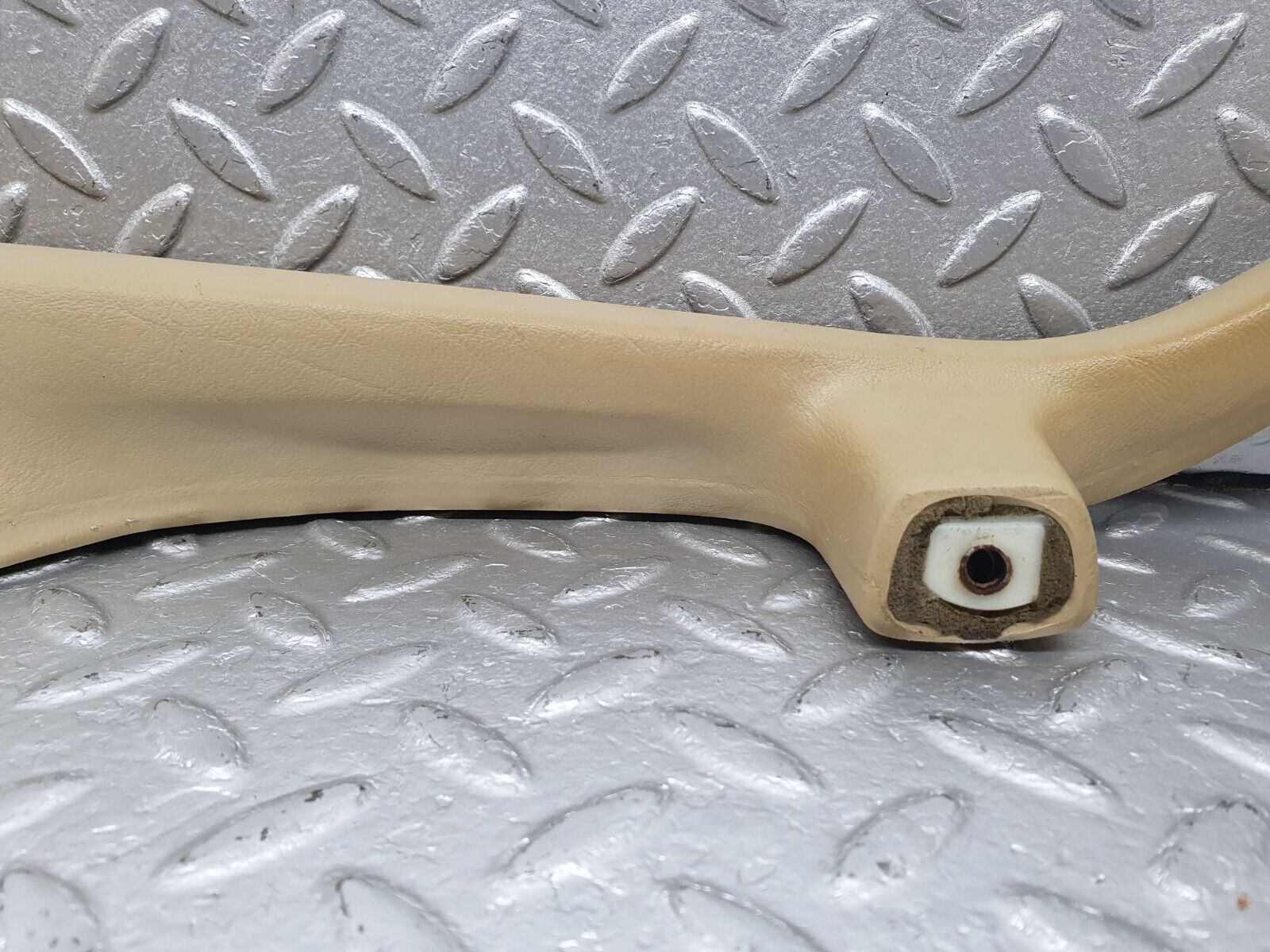 40928 Mercedes-Benz W126 300SE Front Right Interior Door Handle Beige