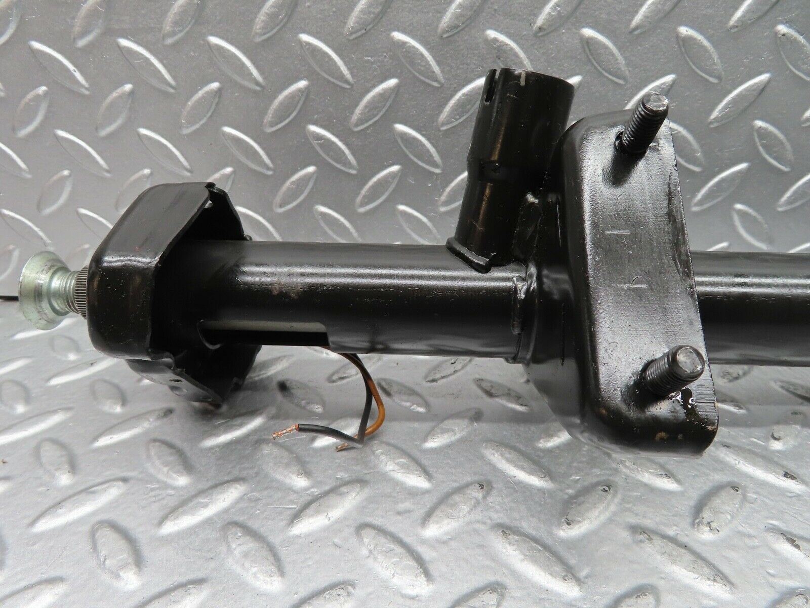 21233 Mercedes-Benz W123 230E Steering Column