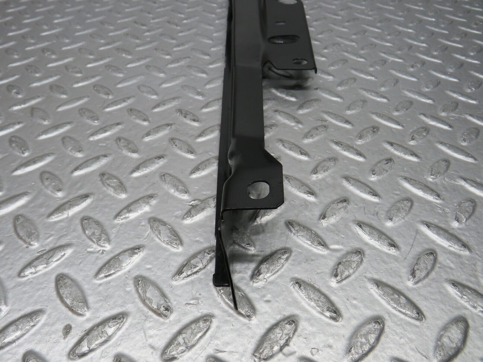 37788 Mercedes-Benz A124 320E Cabrio Rear Right Window Upper Support Bracket