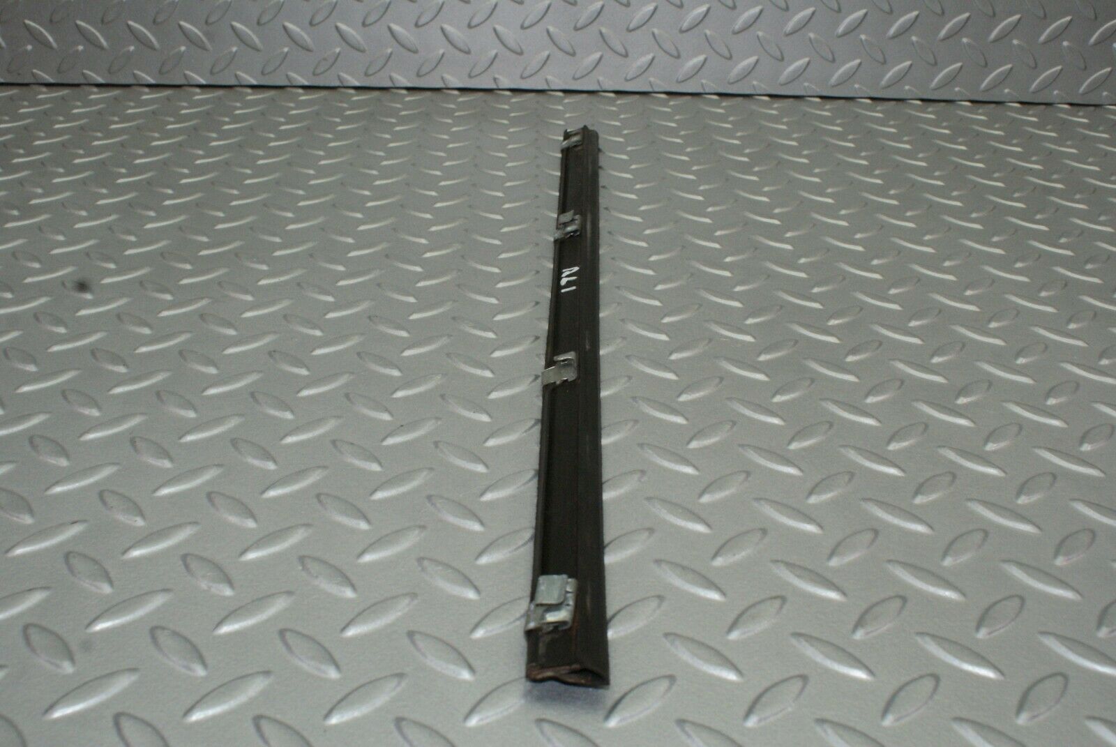 2649 Mercedes-Benz W116 350SE Glass Seal Trim Rubber Rear Left