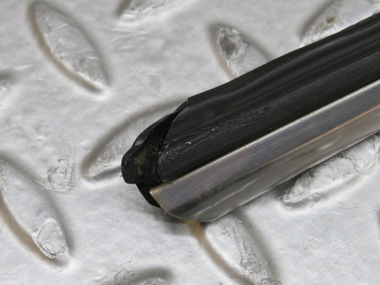 37435 Mercedes-Benz W109 300SEL Front Left Door Centre Moulding Trim