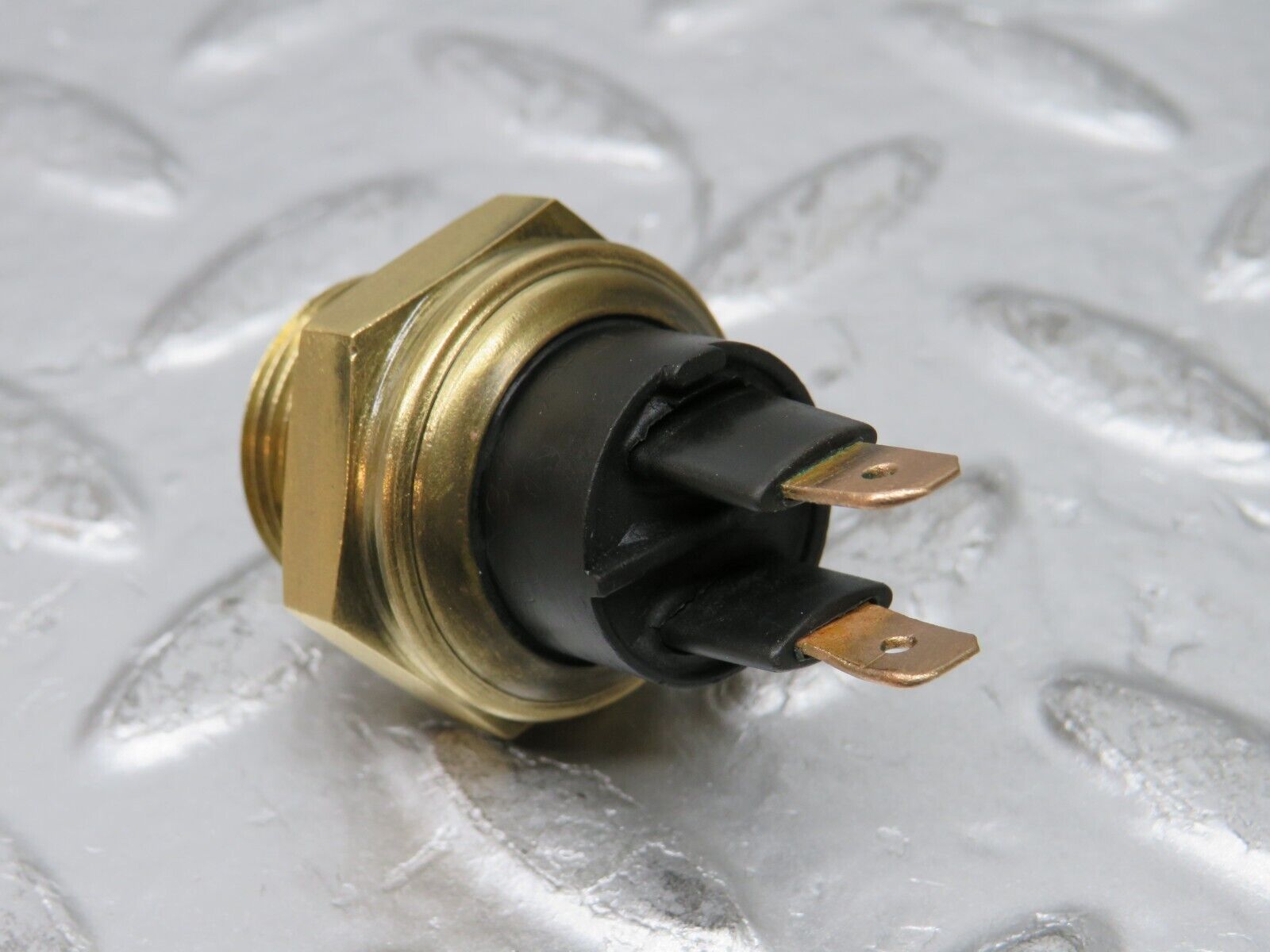 29975 Porsche 924 Radiator Fan Temperature Switch 323959481