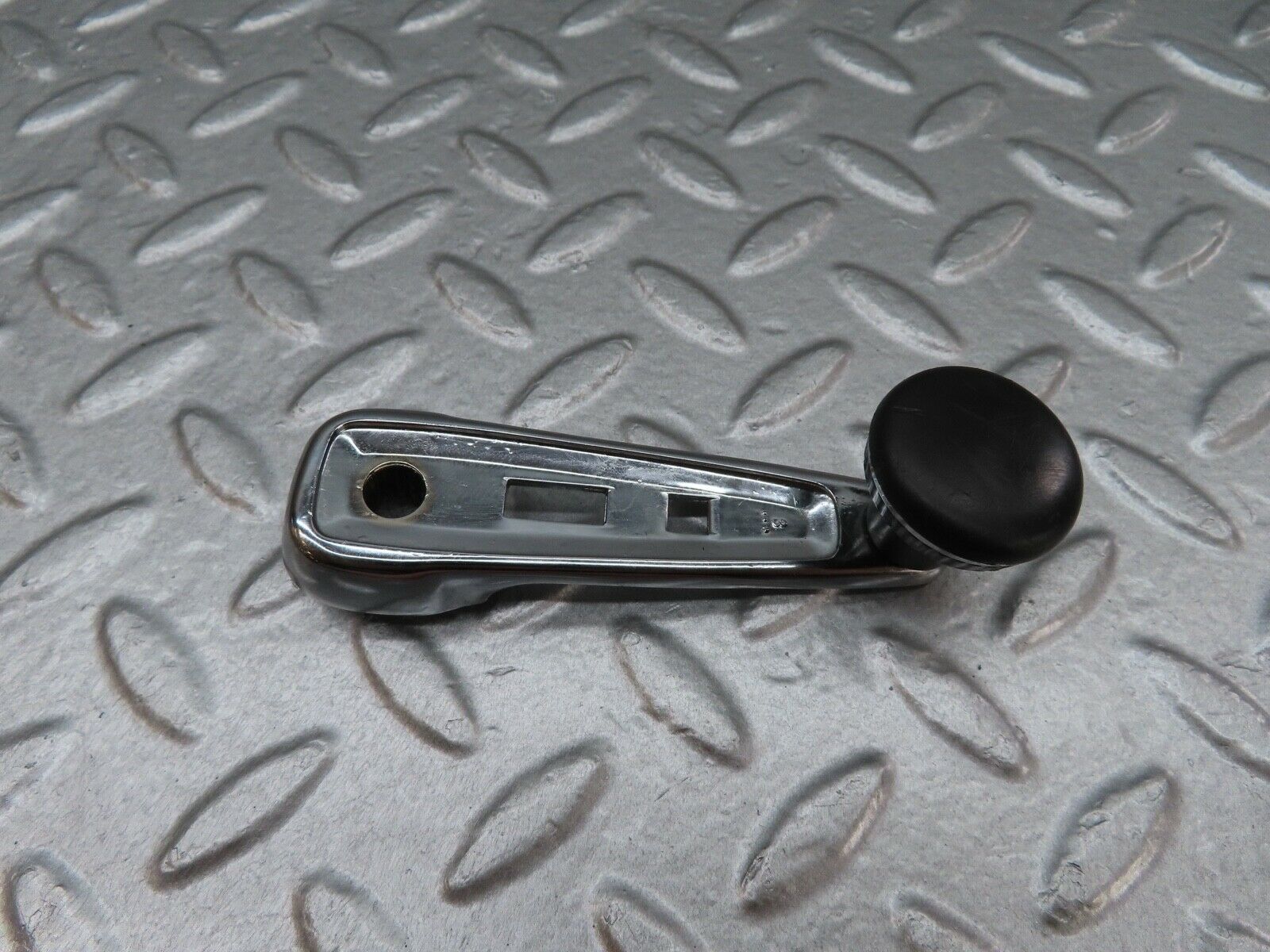 17957 Mercedes-Benz W123 200 Window Lifter Crank Handle