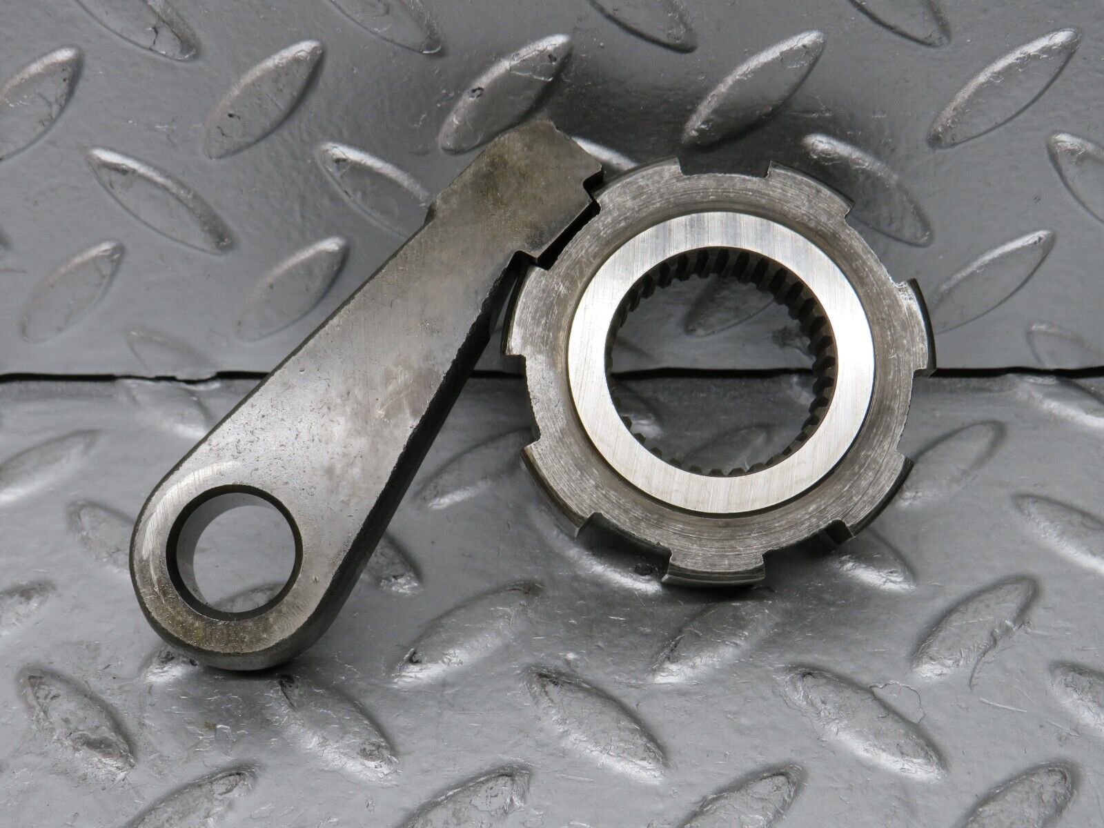 30222 Mercedes-Benz W123 230E Auto Gearbox Parking Gear 722.122