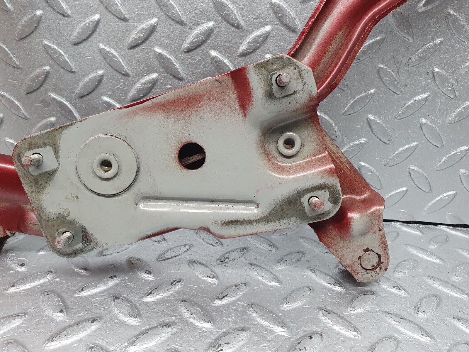 41006 Mercedes-Benz W126 300SE Bonnet Hinge Left Side