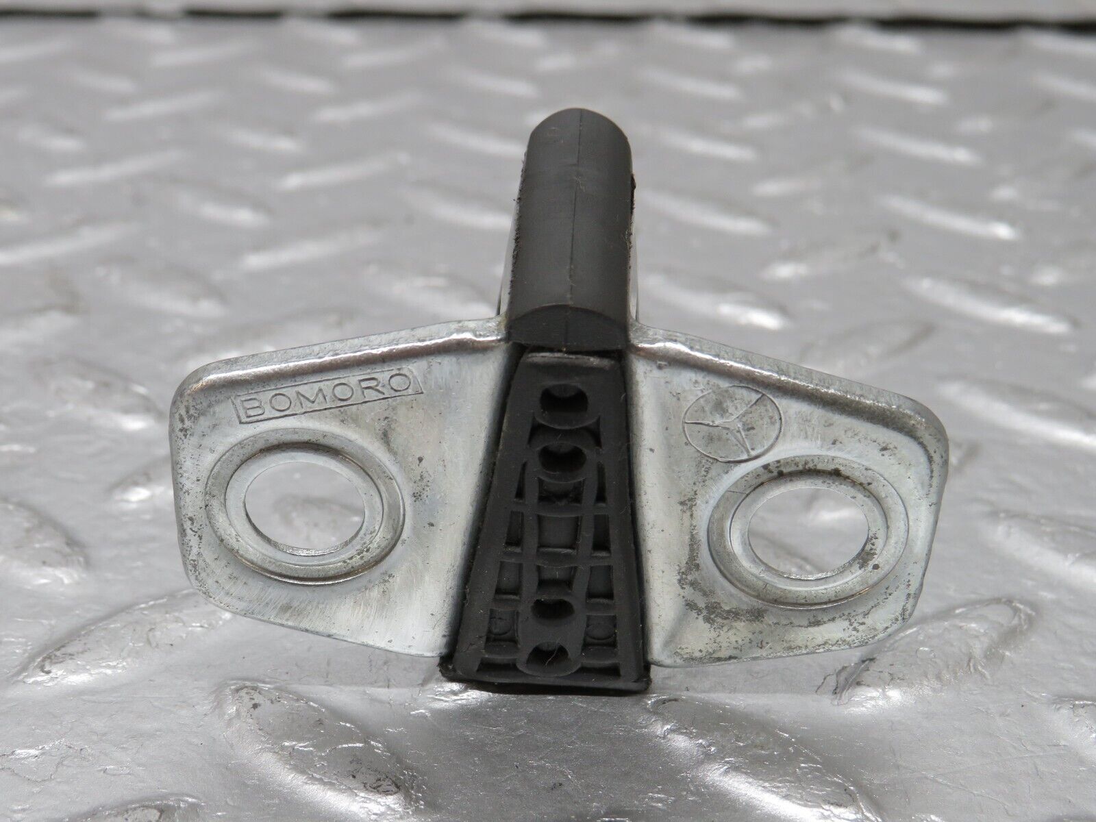 33682 Mercedes-Benz W201 190E 2.0L Door Lock Latch