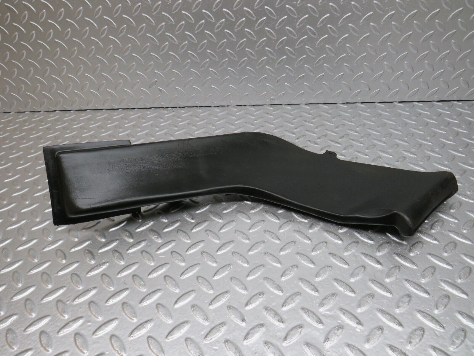 0237 Mercedes-Benz W108 280SE Air Duct Vent 1088310446