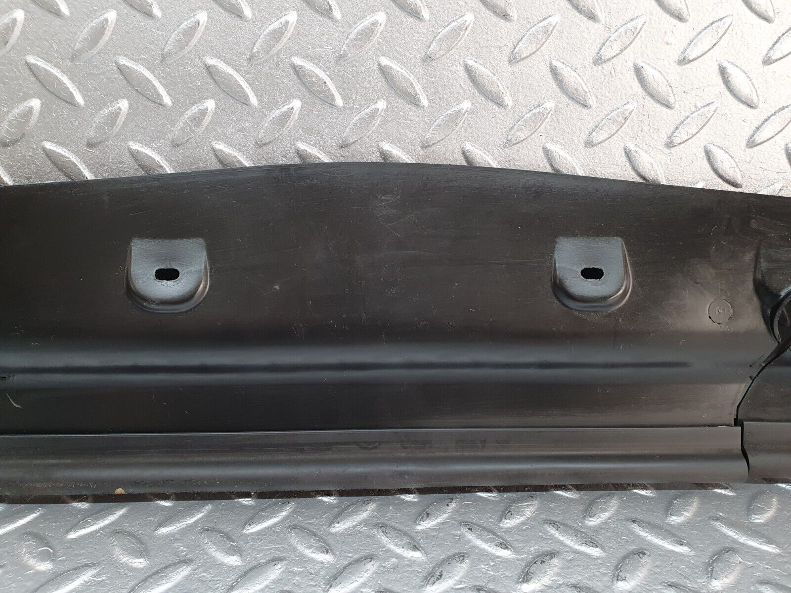 41568 Mercedes-Benz W124 200E Radiator Fan Shroud Cover Trim 1245050088