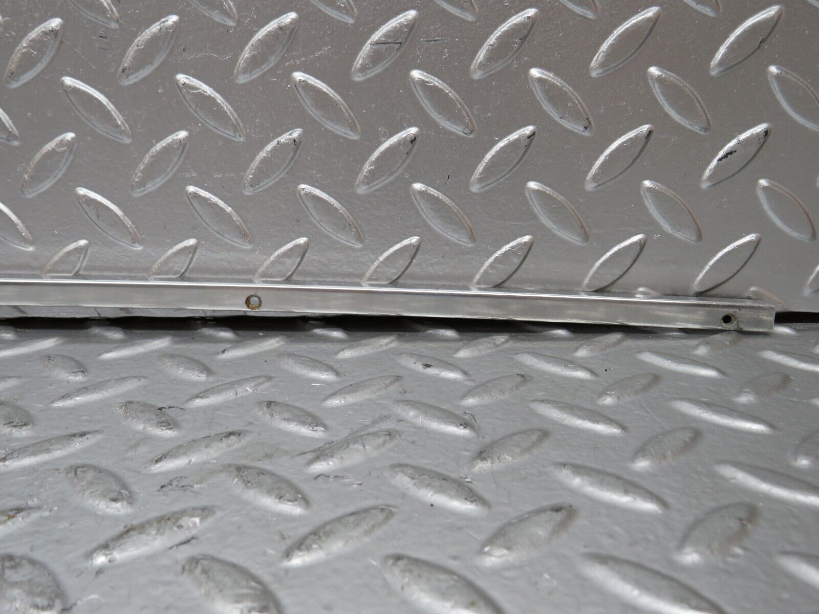 26360 Mercedes-Benz W116 450SE Sunroof Chrome Trim