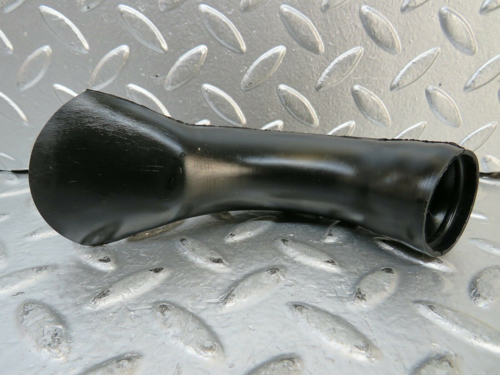 23352 Mercedes-Benz W116 350SE Water Drain Hose Pipe 1168350397