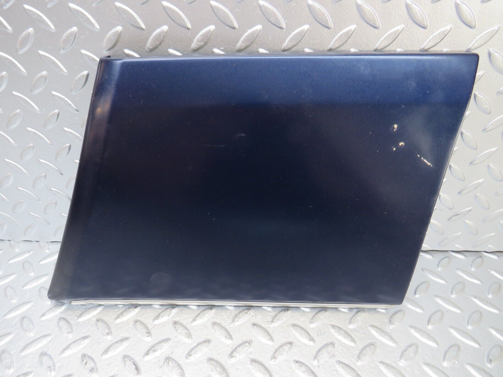 25958 Mercedes-Benz W124 280E Front Right Fender Wing Lower Moulding Trim 1246901440