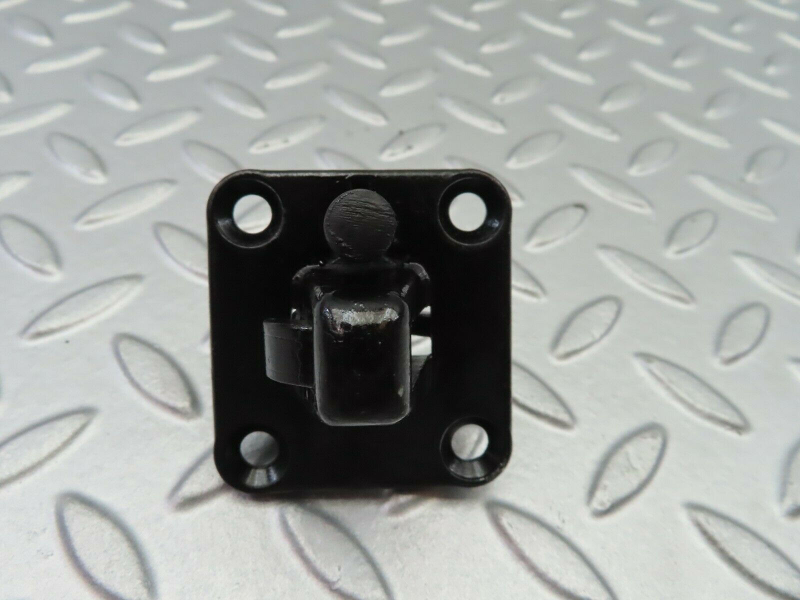 6997 Mercedes-Benz C107 350SLC Coupe Bonnet Lock Catch