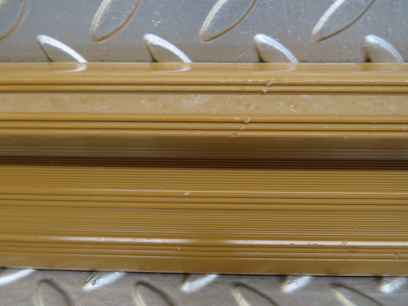 25433 Mercedes-Benz W123 200 Rear Right Door Sill