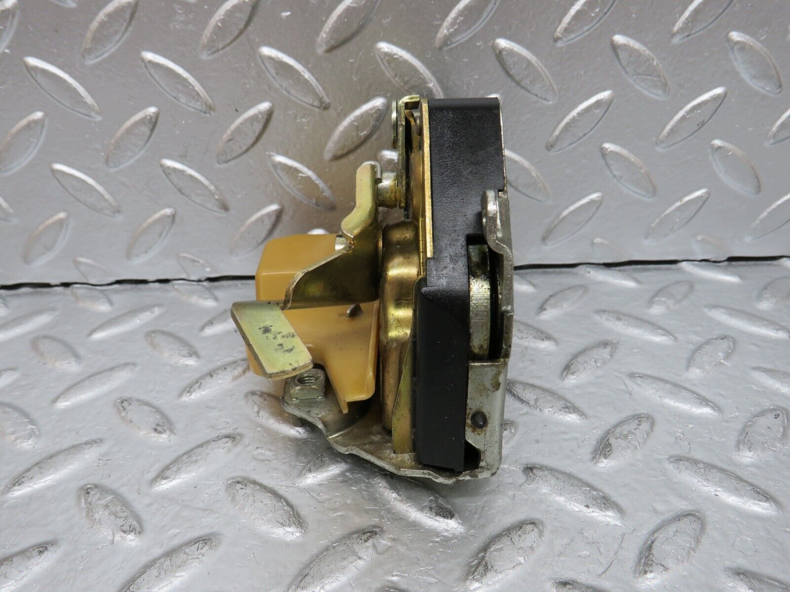 29353 Mercedes-Benz W124 230E Rear Left Door Lock Mechanism